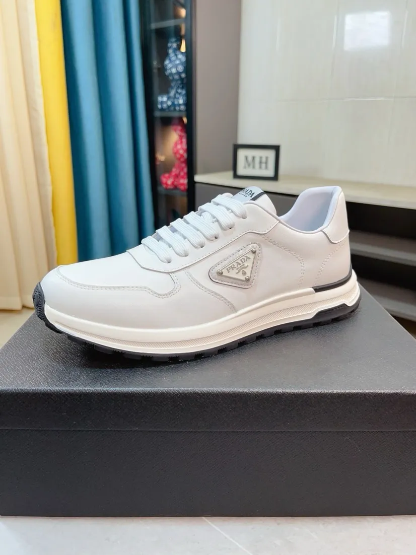 Men's shoes 💰420🌹🌹High-quality new Prada counters are launched simultaneously. The new men's shoes and 😘fabrics are selected from imported mesh and glue-spraying technology. Imported cowhide lining. 👍🏿High-end☄️Open-molded non-slip rubber outsole, exquisite lines, simple and elegant, comfortable and high-end for leisure travel. Code number: 38 to 44